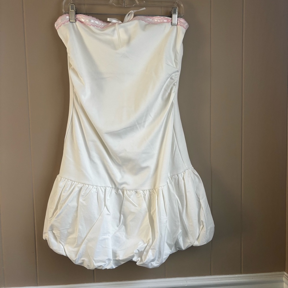 Juniors Madden Girl Ivory Bubble Hem Mini Dress with removable straps. XL